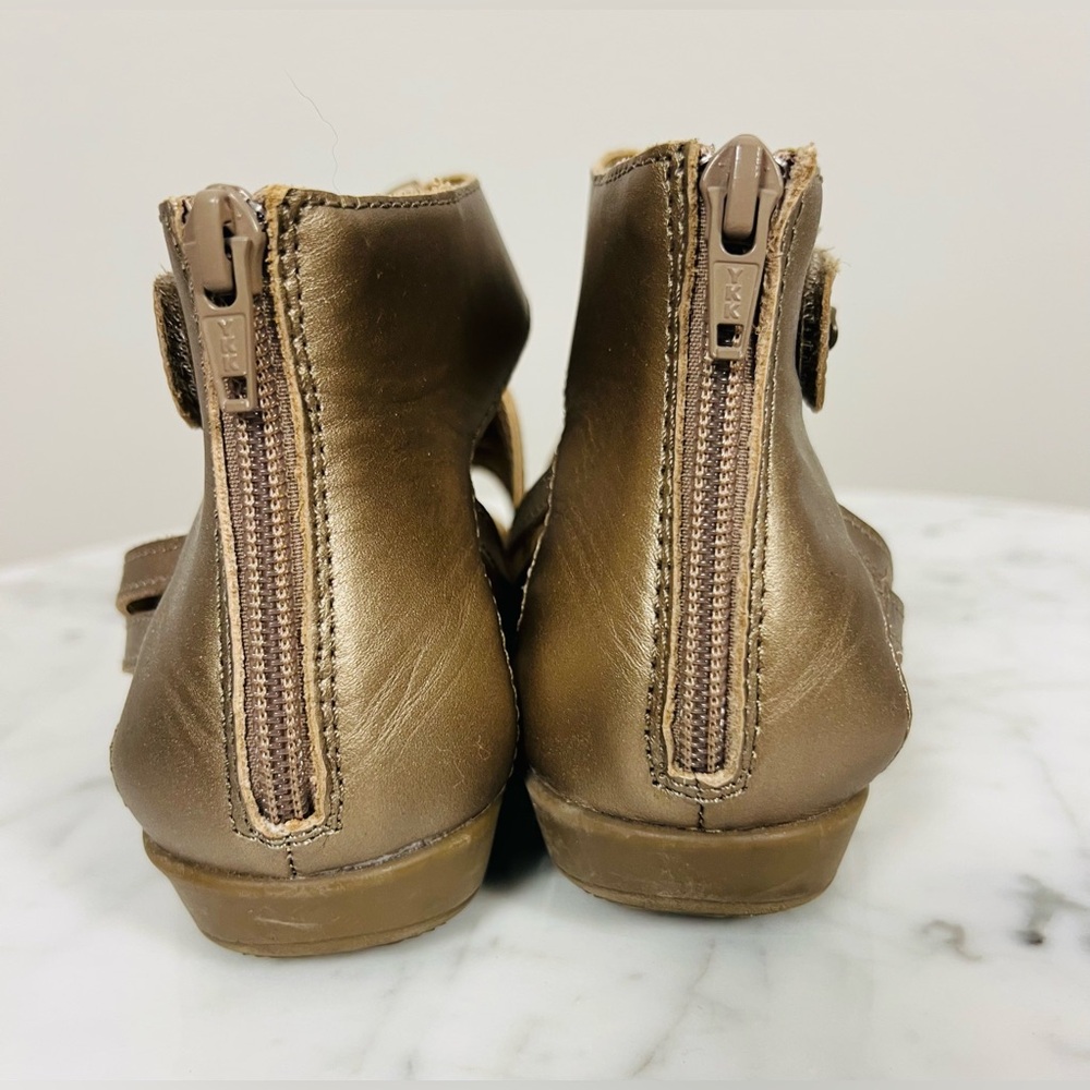 Earth Origins Bevvy Gladiator Sandals – 8M Gold - Picture 5 of 16